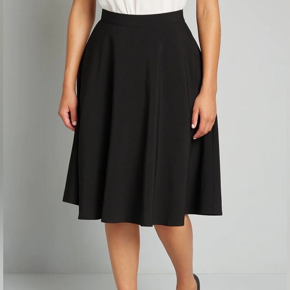 5/$30 Face 2 Face Black A-Line Skirt Pockets L